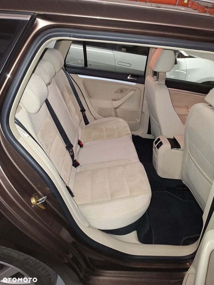 Volkswagen Golf 2.0 TDI Highline - 12