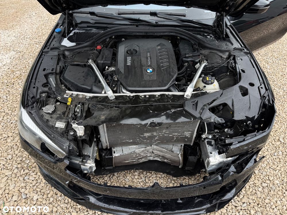 BMW Seria 8 - 38