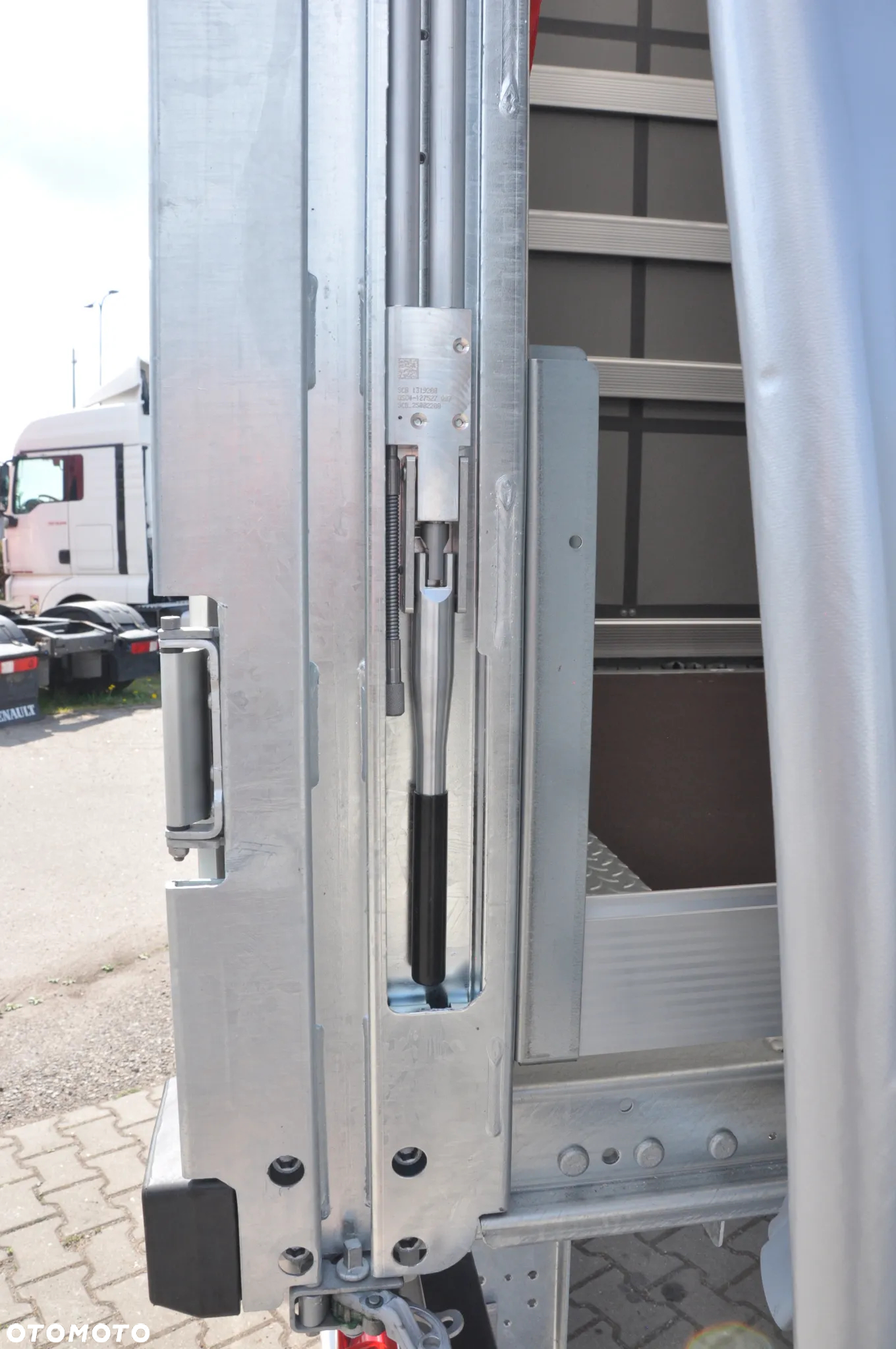 Schmitz Cargobull STANDARD PODNOSZONY DACH PODNOSZONA OŚ DWA KOŁA ZAPASOWE - 24