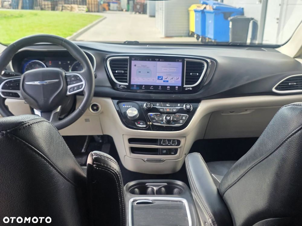 Chrysler Pacifica - 6