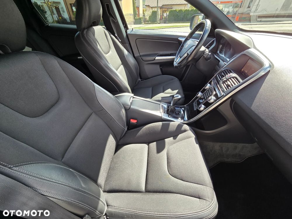 Volvo XC 60 D3 Momentum - 11