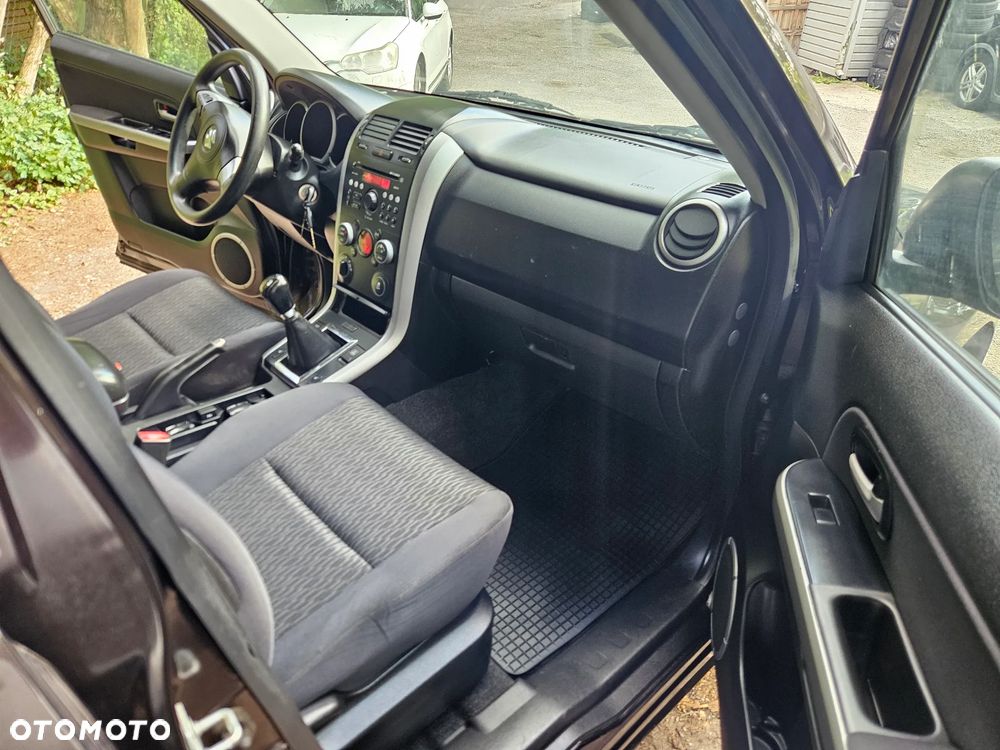 Suzuki Grand Vitara 1.9 DDiS - 12