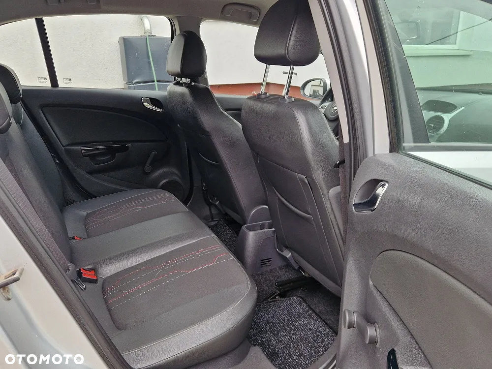 Opel Corsa 1.2 16V Edition 150 - 10