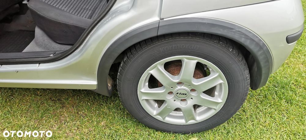 Opel Corsa 1.4 16V Essentia - 23