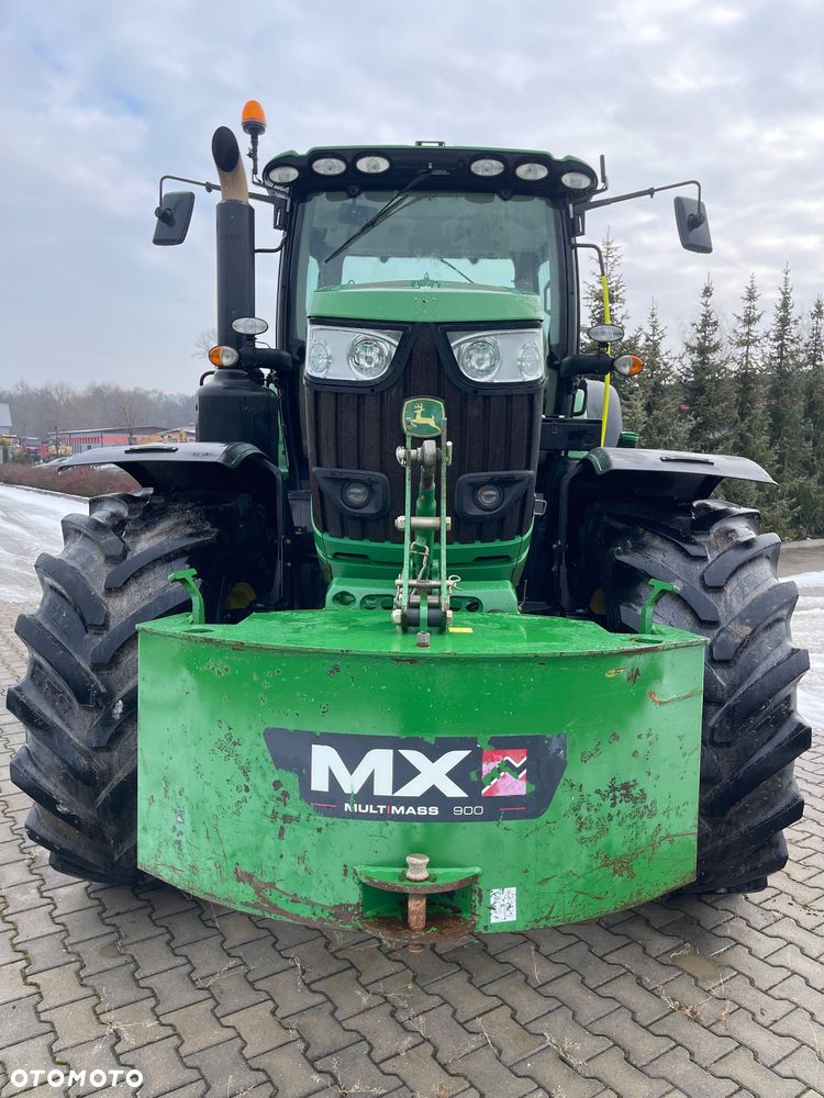 John Deere 6215R - 8