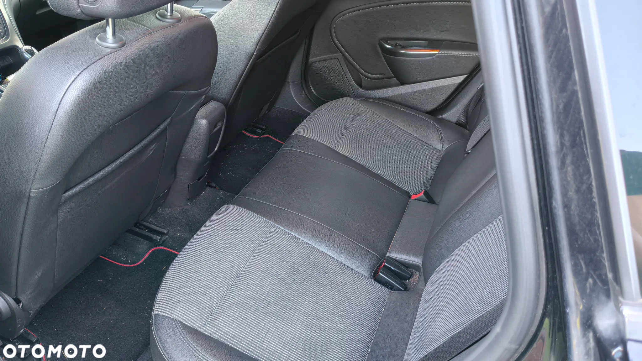 Opel Astra IV 2.0 CDTI Cosmo - 10