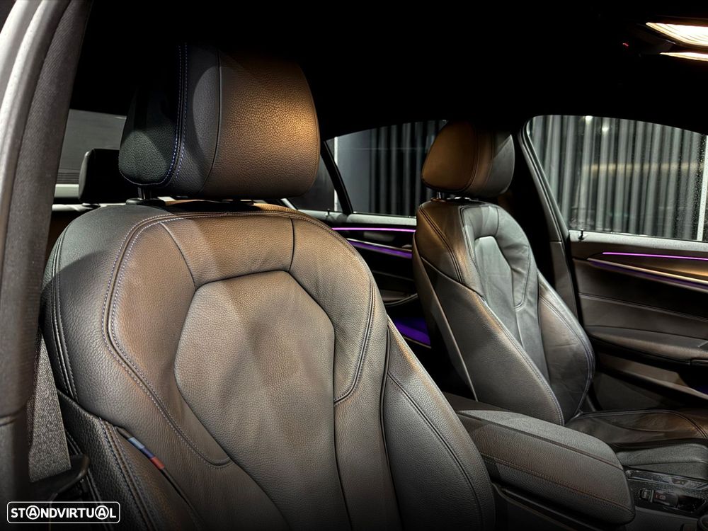 BMW 530 e Pack Desportivo M - 38