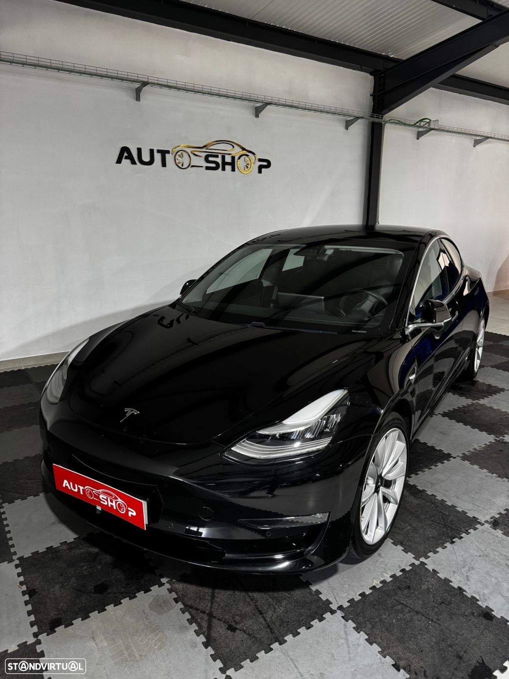 Tesla Model 3 - 10