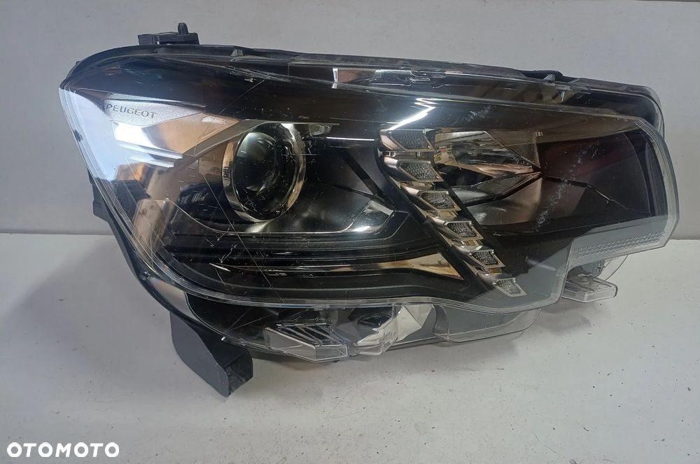 Lampa prawy przod peugeot rifter partner IV 4 led europa