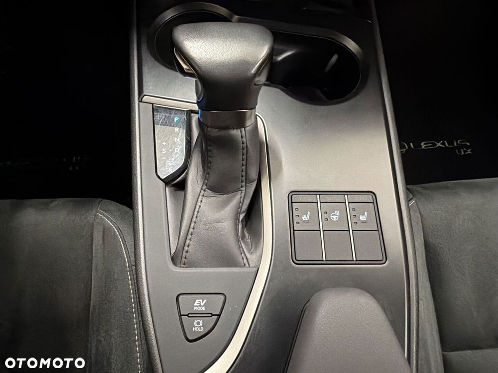 Lexus UX 250h GPF Business 2WD - 20