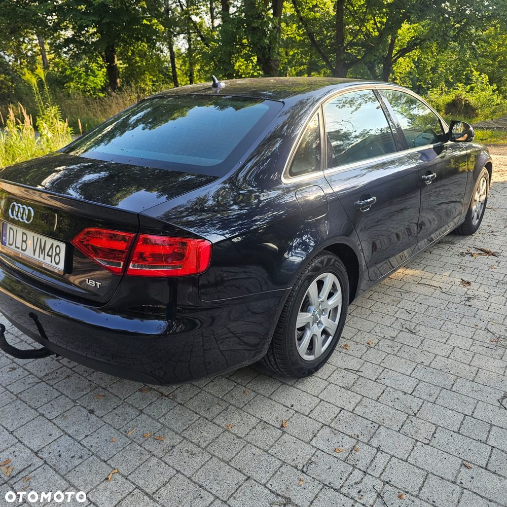 Audi A4 Limousine - 4