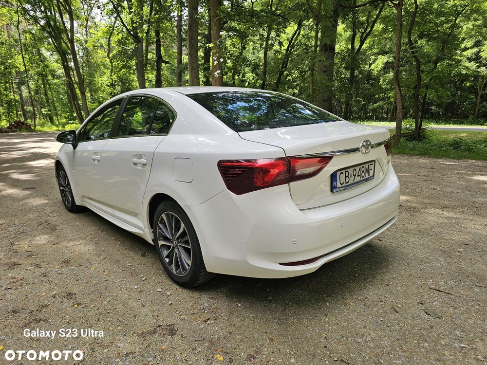 Toyota Avensis 2.0 D-4D Prestige - 2