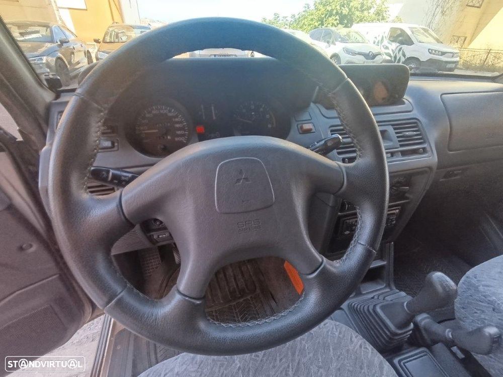 Mitsubishi Pajero 2.8 TD GLS - 20