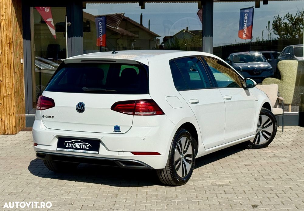 Volkswagen e-Golf - 13