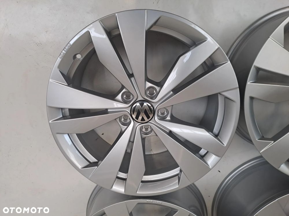 FELGI 5x112 7,5Jx18 CALI ET50 10A071498 VW TIGUAN TOURAN D3 D4 A TAKŻE Audi Seat Skoda DEMO Komplet - 6