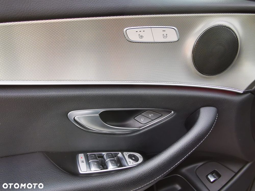 Mercedes-Benz Klasa E 200 d 9G-TRONIC - 26