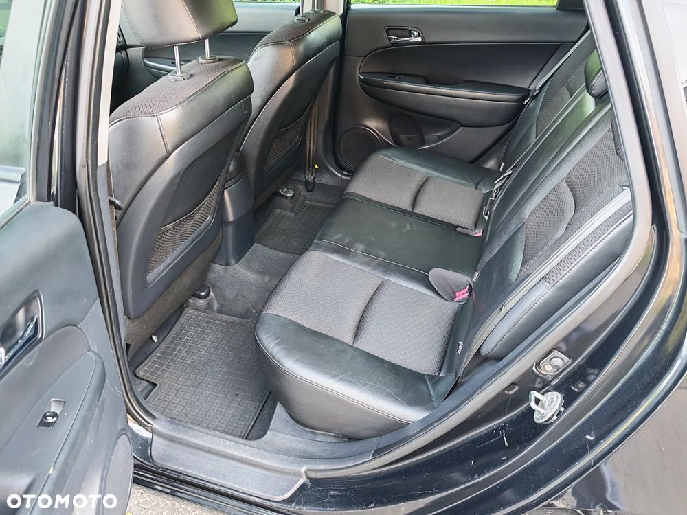 Hyundai i30 2.0 Premium - 10