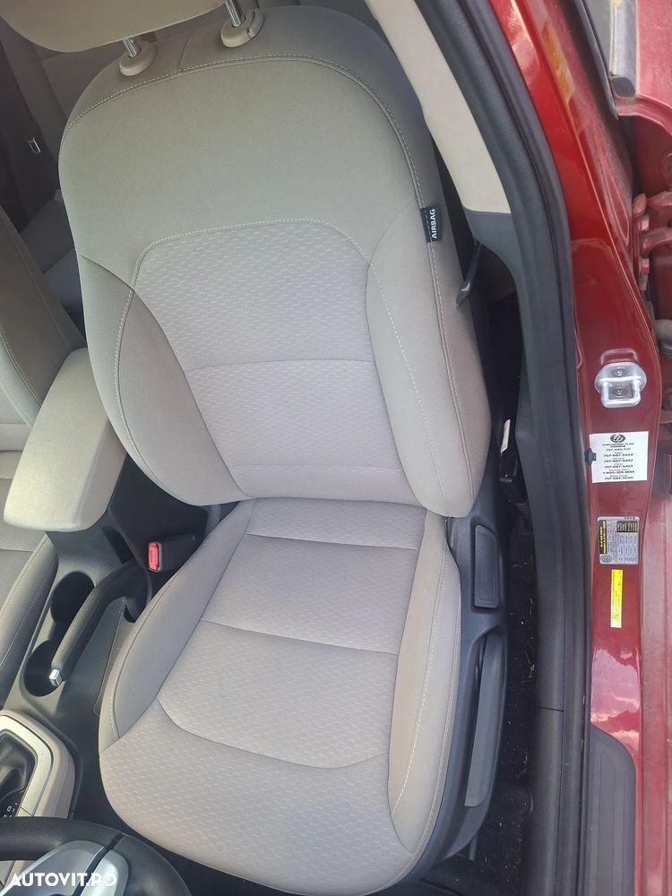 Hyundai Elantra - 11