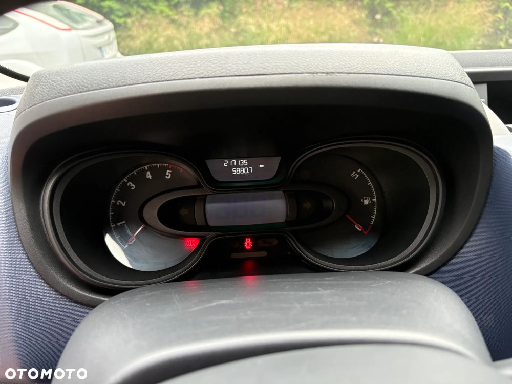 Opel Vivaro - 11