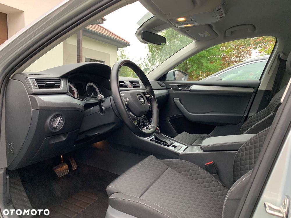Skoda Superb 1.5 TSI Ambition DSG - 25