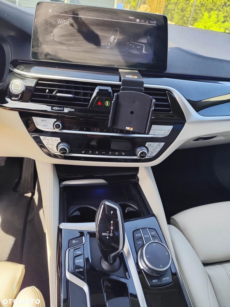 BMW Seria 5 530i GPF xDrive Luxury Line - 17