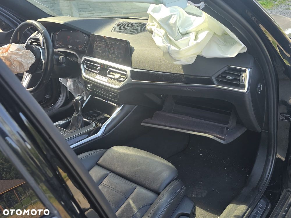 BMW Seria 3 318d Edition M Sport Shadow - 12
