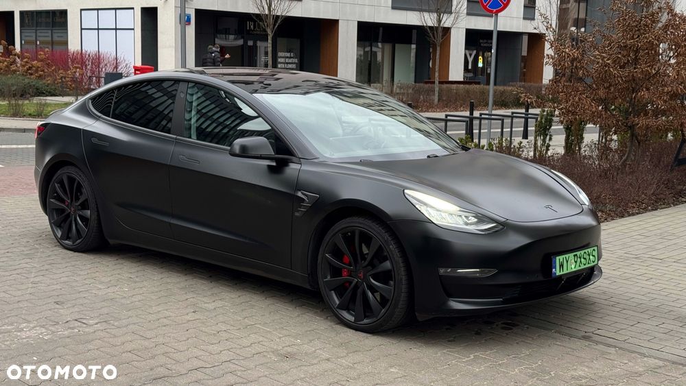 Tesla Model 3 - 1
