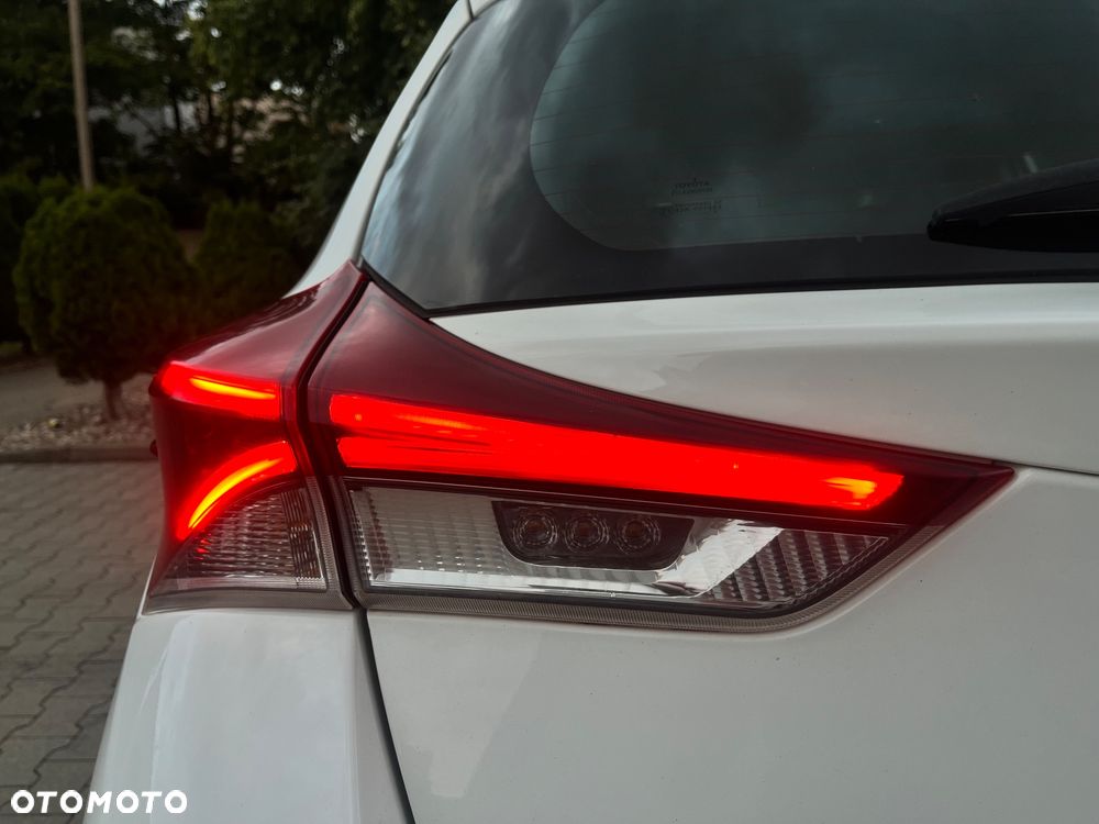 Toyota Auris 1.4 D-4D Premium - 13