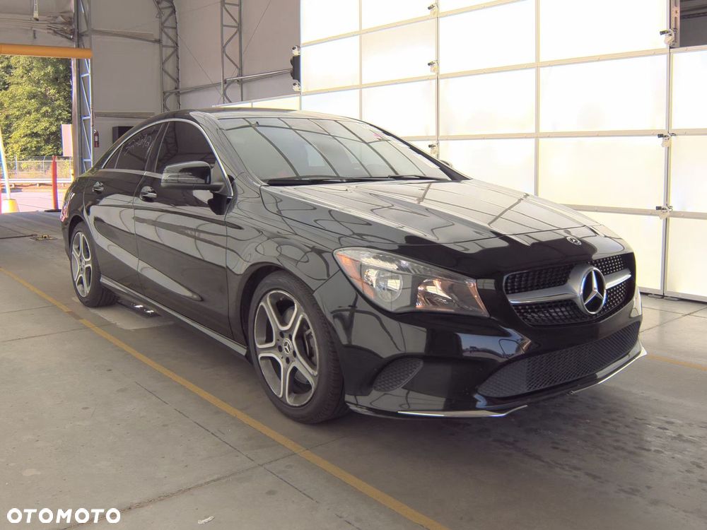 Mercedes-Benz CLA 250 4Matic 7G-DCT AMG Line - 2