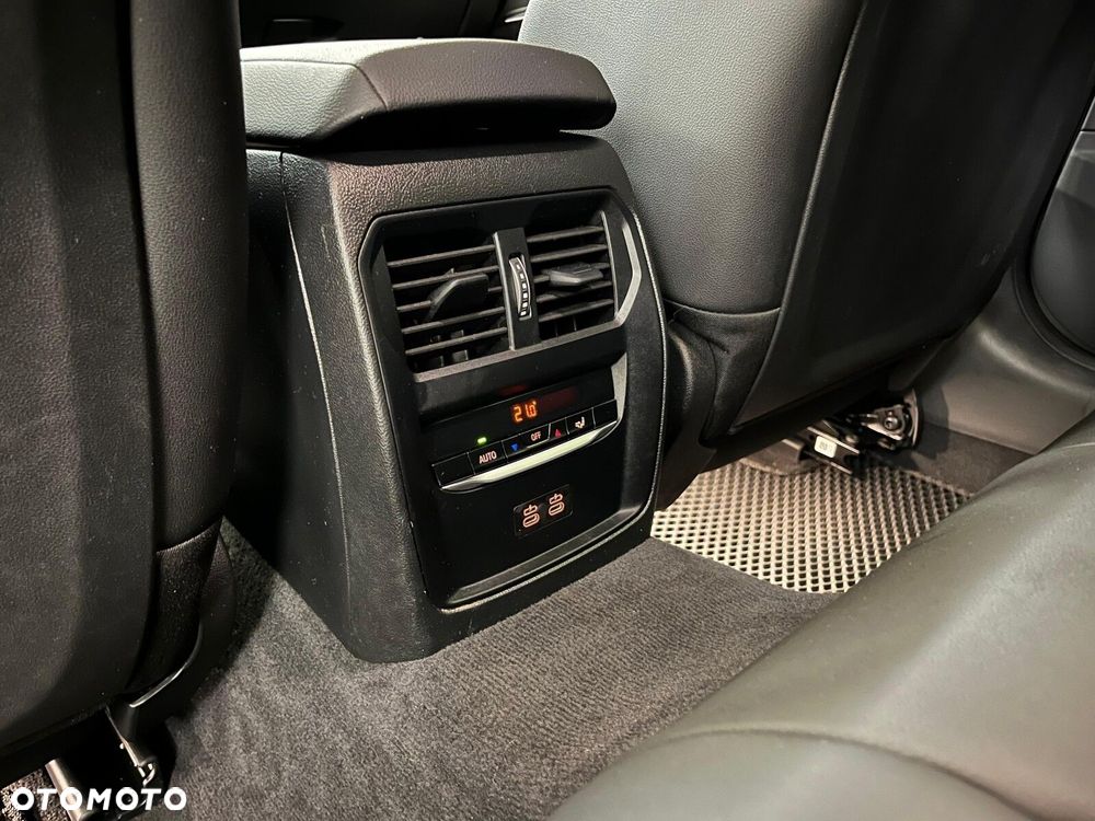 BMW Seria 3 320d xDrive mHEV M Sport - 33