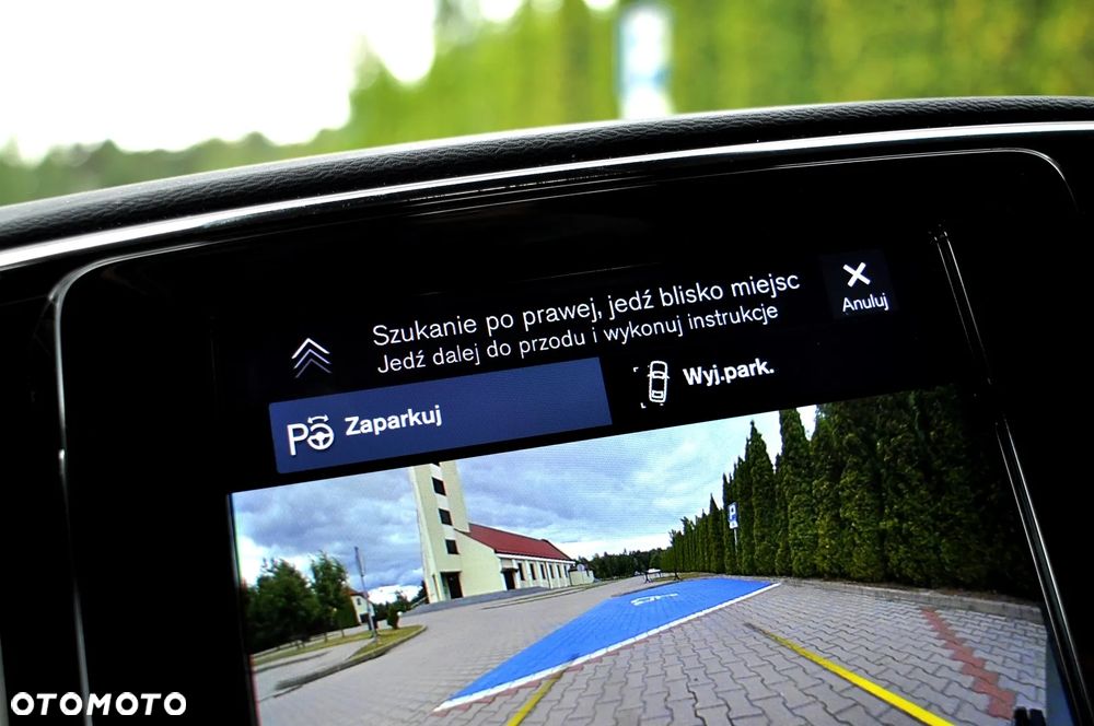 Volvo XC 40 T3 Momentum Pro - 25