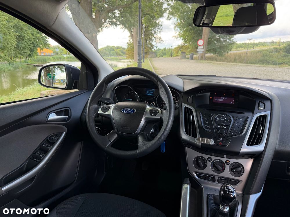 Ford Focus 1.6 TDCi DPF Champions Edition - 19