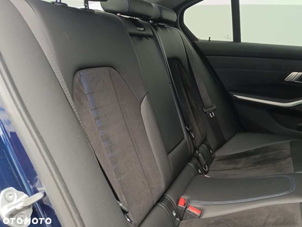 BMW Seria 3 - 25