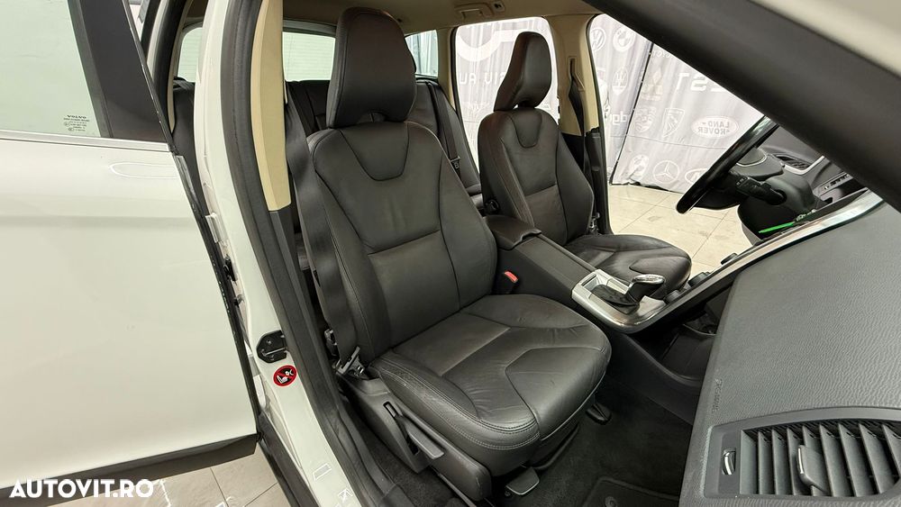 Volvo XC 60 D5 AWD Aut. Summum - 23