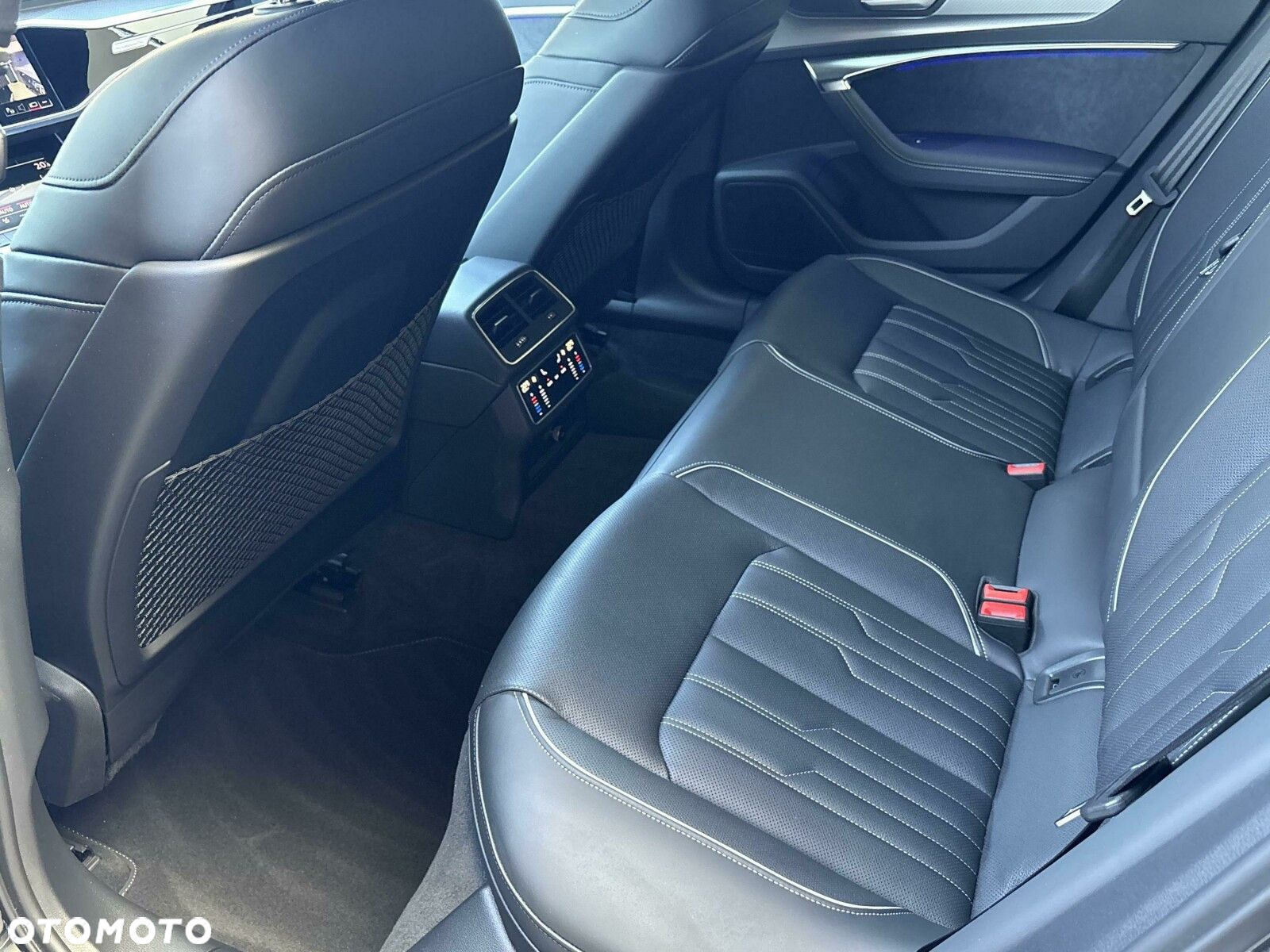 Audi A6 Allroad - 32