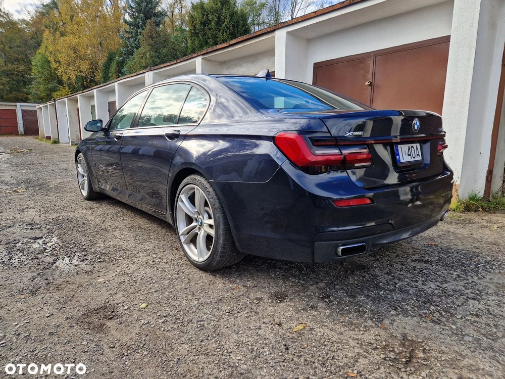 BMW Seria 7 740Li - 25