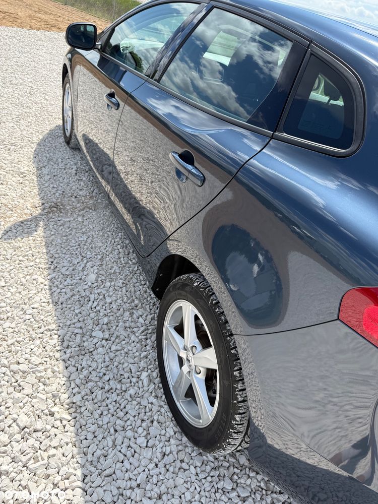 Volvo V40 D2 Kinetic - 6