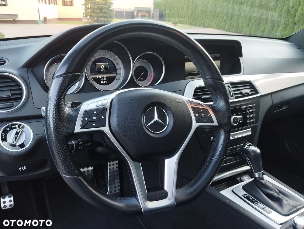 Mercedes-Benz Klasa C 350 CGI BlueEff - 26