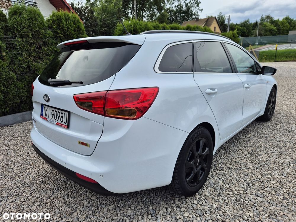Kia Ceed 1.6 GDI Fifa World Cup Edition - 14