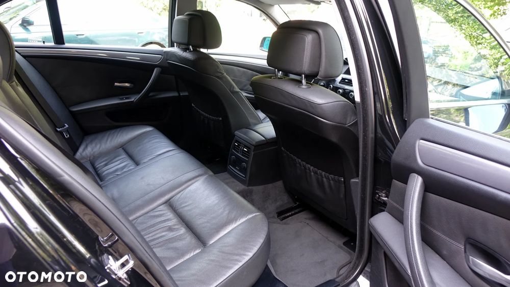 BMW Seria 5 525i - 6