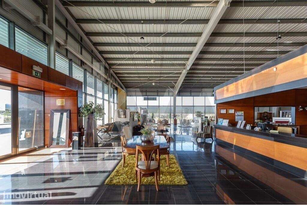 Armazém com  3251,05 m2 inserido no parque industrial de Castelo Branc - Grande imagem: 5/60