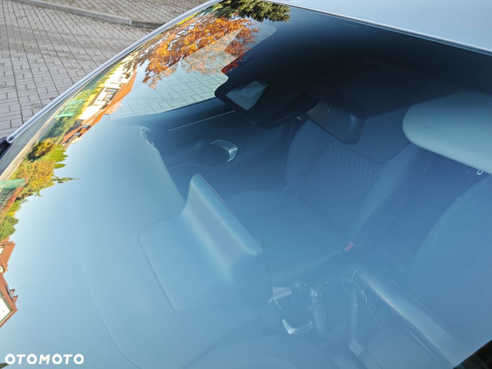 Toyota Yaris 1.5 VVT-i Team Deutschland - 18