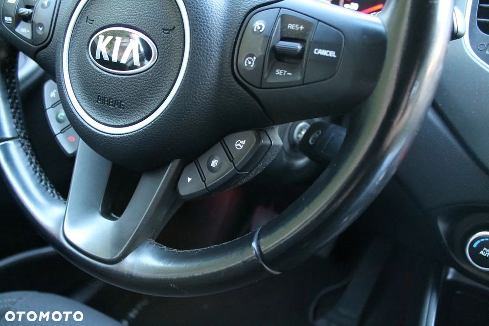 Kia Carens 1.7 CRDi M 7os EU6 - 22