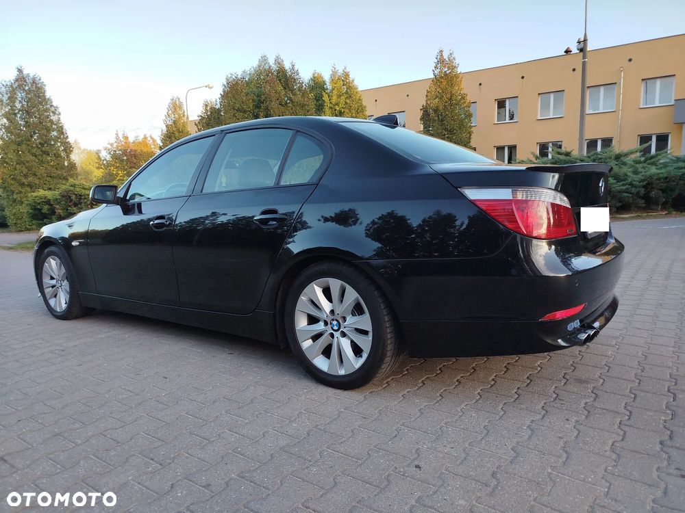 BMW Seria 5 520i - 4