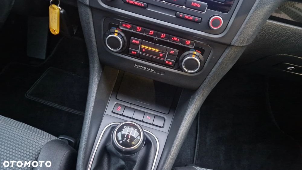 Volkswagen Golf - 32