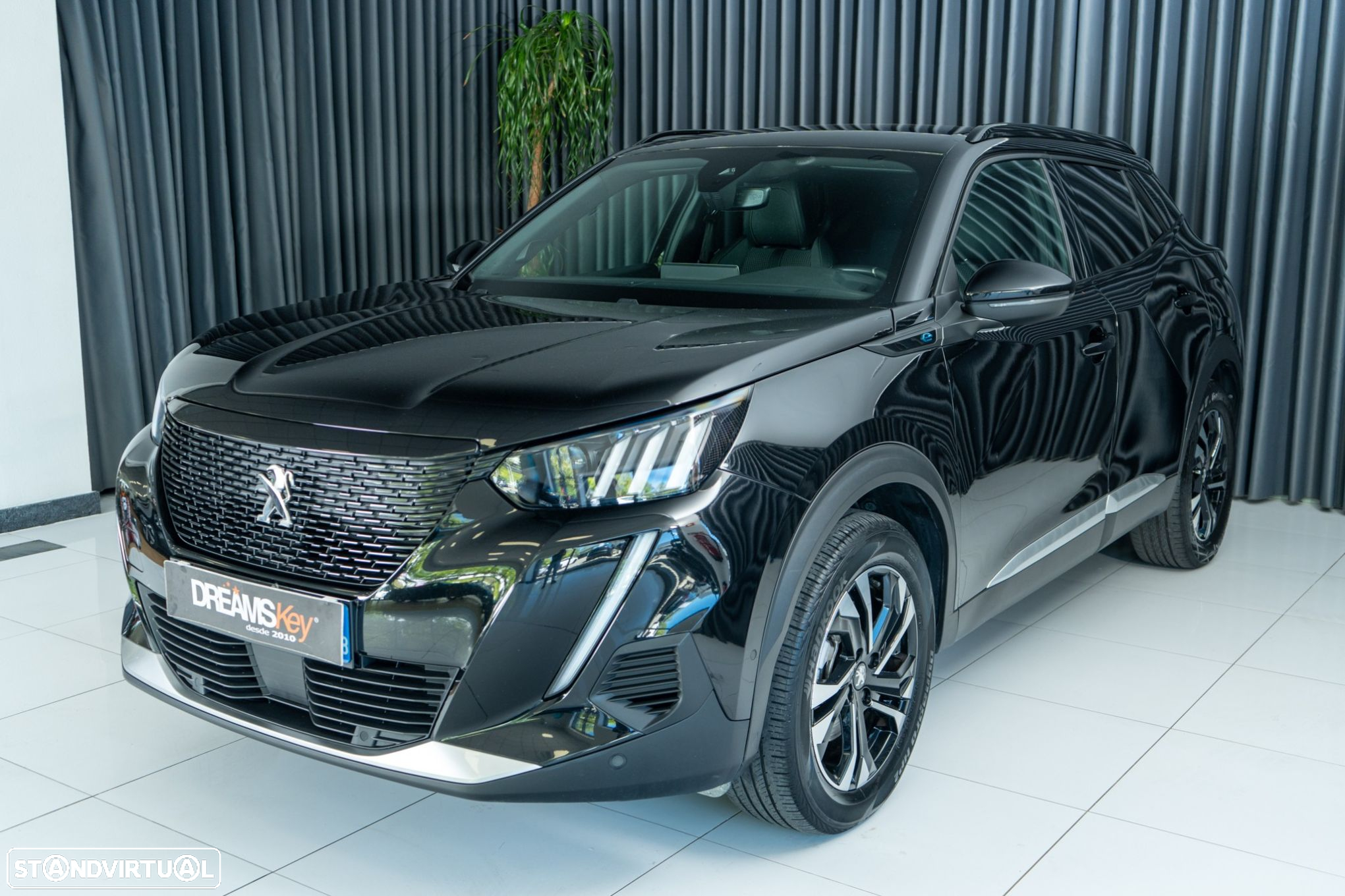 Peugeot e-2008 GT Pack - 4