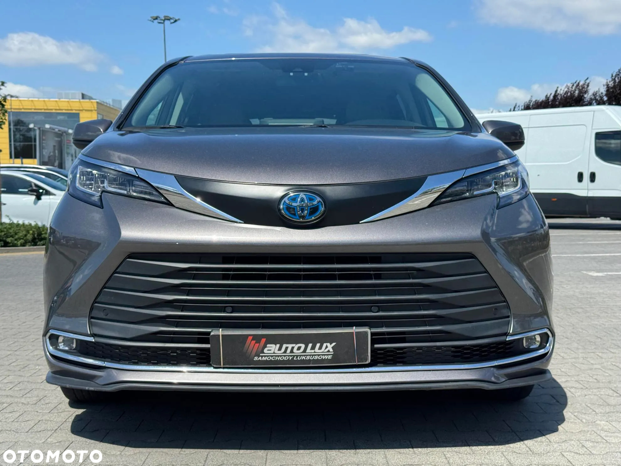 Toyota Sienna - 9