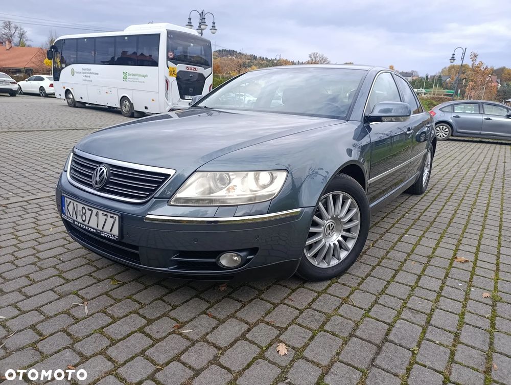 Volkswagen Phaeton - 1