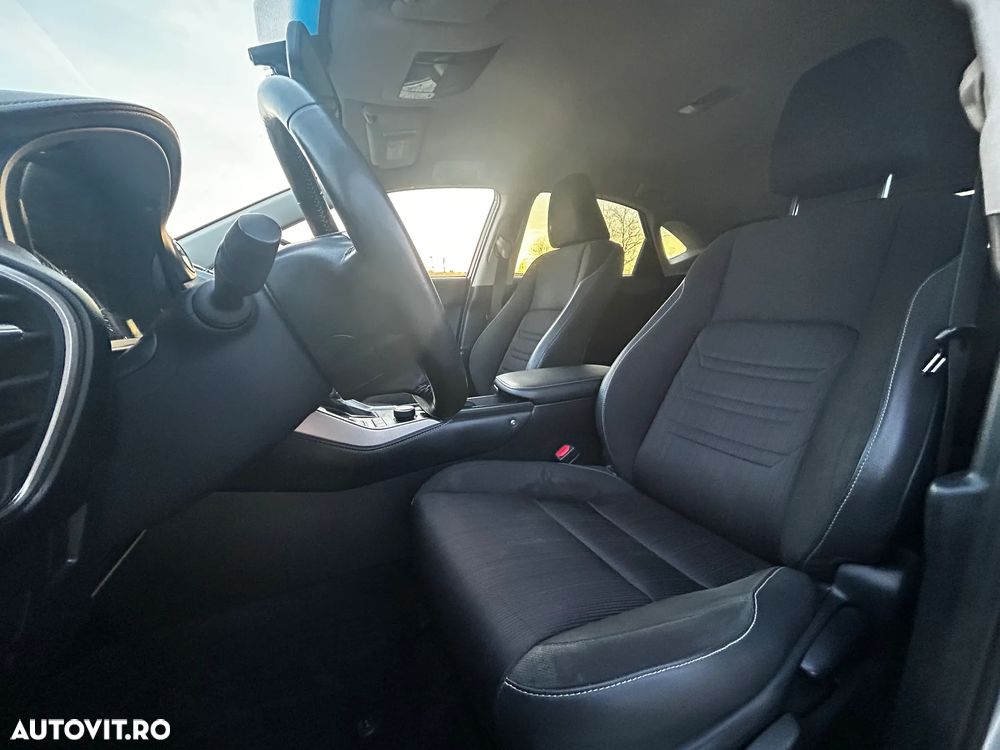 Lexus Seria NX 300h E-FOUR - 11