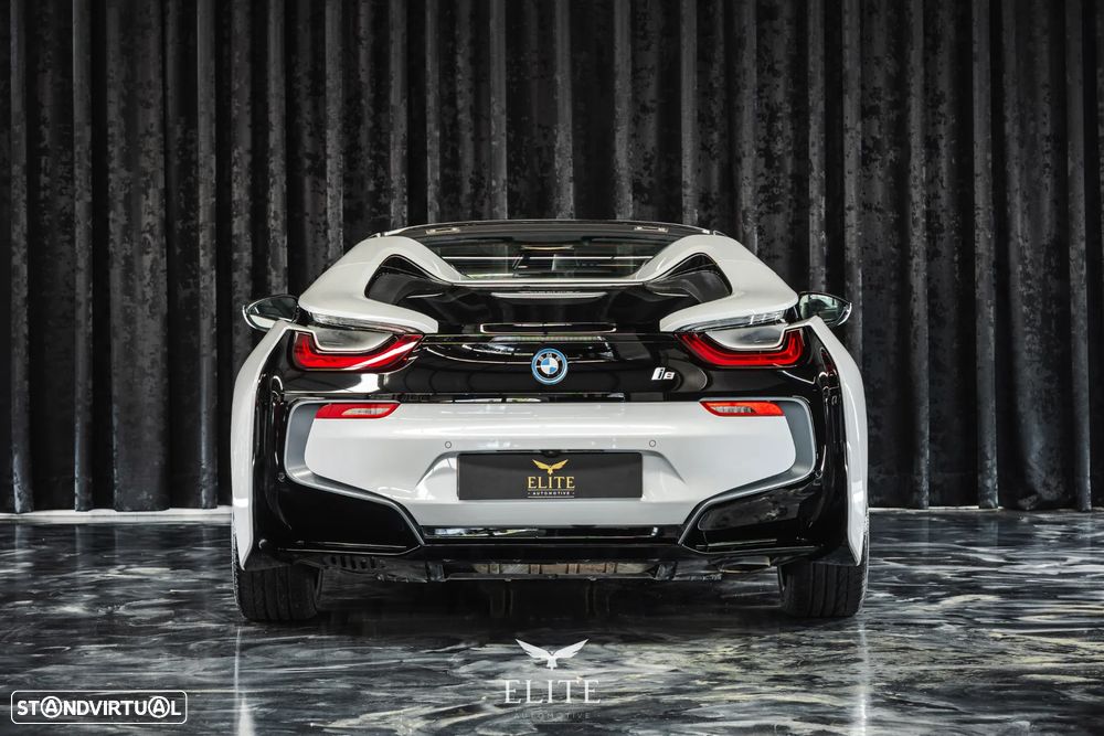 BMW i8 Roadster - 11